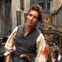 STAGE TUBE: On the LES MISERABLES Set - At the Barricade with Eddie Redmayne! Video