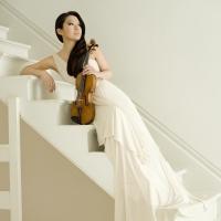 Violinist Sarah Chang Joins Houston Symphony for a Performance of Barber's VIOLIN CON Video