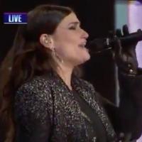 STAGE TUBE: Idina Menzel Sings 'Let it Go' on New Year's Eve - Live in Times Square! Video