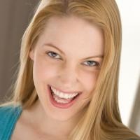 BWW Interviews: Erin Baltsar Chats about GIRLS NIGHT and Bonding with the Audience