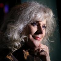 In the Spotlight Series: THE COUNTRY HOUSE's Blythe Danner Video