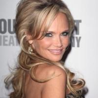 Kristin Chenoweth & 30 ROCK's Katrina Bowden Sign on for Indie Flick HARD SELL Video