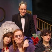 BWW Reviews: Public Theatre Explores the Absurd Side of Dysfunction Video