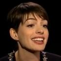 STAGE TUBE: LES MISERABLES' Anne Hathaway Sings 'Feliz Navidad' Video