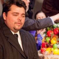 BWW Reviews: The Porters of Hellsgate Plummet the Depths of TIMON OF ATHENS