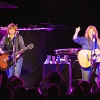 The INDIGO GIRLS Perform with the Symphony Orchestra at the Van Wezel Tonight Video