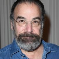 Mandy Patinkin to Voice 'Papa Smurf' in Sony's Animated Reboot