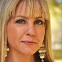 Lisa Landry to Perform at Comedy Works South at the Landmark, 10/31-11/3 Video