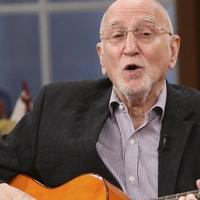 Dominic Chianese Performs 'Beautiful Music' at Patchogue Theatre for the Performing…