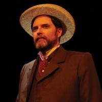BWW Reviews: Starry Night Theater's VINCENT Paints Captivating Portrait of the Artist