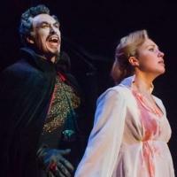 BWW Reviews: DRACULA Scares Up Successful Return at Actors Theatre