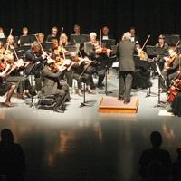 Torrington Symphony Orchestra Presents DEULING DIVAS at Warner Theatre, 11/23 Video