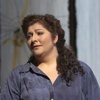 BWW Reviews: This FRAU Has No Shadow, But Plenty of Thrills at The Met