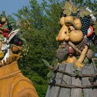 Colossal Sculptures by Artist Philip Haas Rise from the Garden