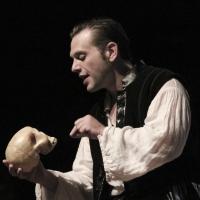 BWW Reviews: HAMLET Kills for Kentucky Shakespeare