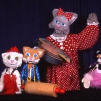 THREE LITTLE KITTENS - THE MEWSICAL and More Set for Great AZ Puppet Theater, Beg. 2/ Video