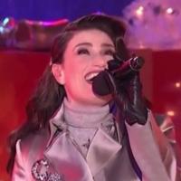 VIDEO: Idina Menzel Belts Out 'Holly Jolly Christmas' at CHRISTMAS IN ROCKEFELLER…