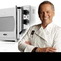 Wolfgang Puck Premieres His New Counter-top Appliance, the Wolfgang Puck Pressure Ove Video