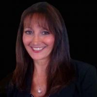 Spirit Medium Lisa Lanno Appears at Theatre 82 in Cranston Tonight