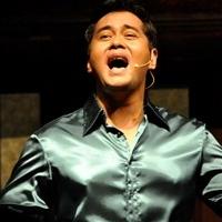 Photos: BOURNE LEGACY's John Arcilla Serenades Crowd with Broadway Songs Video