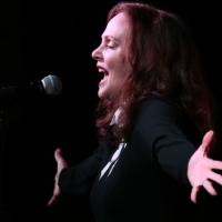 Photo Coverage: Lesley Ann Warren Performs from CINDERELLA at Barnes & Noble