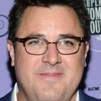 Vince Gill Plays Fox Cities P.A.C. Tonight Video