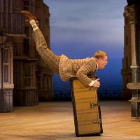 ONE MAN, TWO GUVNORS Completes West End Run Today; Set to Tour May 2014 Video