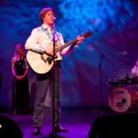 BWW Reviews: TAKE ME HOME – THE MUSIC & LIFE OF JOHN DENVER delights Denver fans in this moving tribute