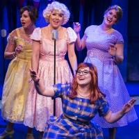 BWW Reviews: Stages' THE MARVELOUS WONDERETTES: CAPS AND GOWNS is a Guaranteed Good T Video