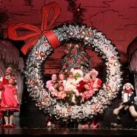 BWW Reviews: HOW THE GRINCH STOLE CHRISTMAS! at the Capitol Theatre is Perfect for th Video