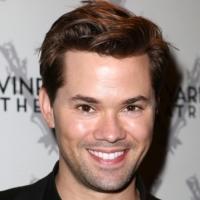 Andrew Rannells, Anne Hathaway & More Begin Production on THE INTERN Today Video