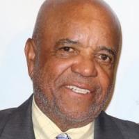 MOTOWN's Berry Gordy Set for BROADWAY NAMES WITH JULIE JAMES, 1/18 Video