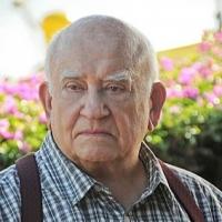 UPDATE: Ed Asner 'Fine' After Being Hospitalized During Performance of FDR; Son Relea Video