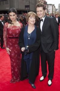 Photo-Coverage-OLIVIERS-2013-From-The-Red-Carpet-Featuring-Radcliffe-Cattrell-Menzel-and-More-20000101