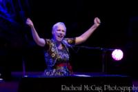 Photo-Coverage-Annie-Lennox-Sarah-McLachlan-and-Angelique-Kidjo-at-HOPE-RISING-20000101