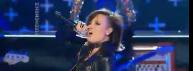 VIDEO: Demi Lovato, Cher Lloyd Open TEEN CHOICE AWARDS with 'Really Don't Care' Video