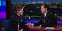 VIDEO: Thomas Middleditch Makes a Fancy Entrance on LATE SHOW Video