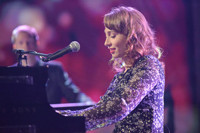 VIDEO: Regina Spektor Performs 'Bleeding Heart' on LATE SHOW