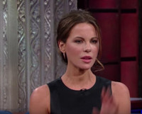 VIDEO: Kate Beckinsale Teaches Stephen Colbert to Speak Russian on LATE SHOW