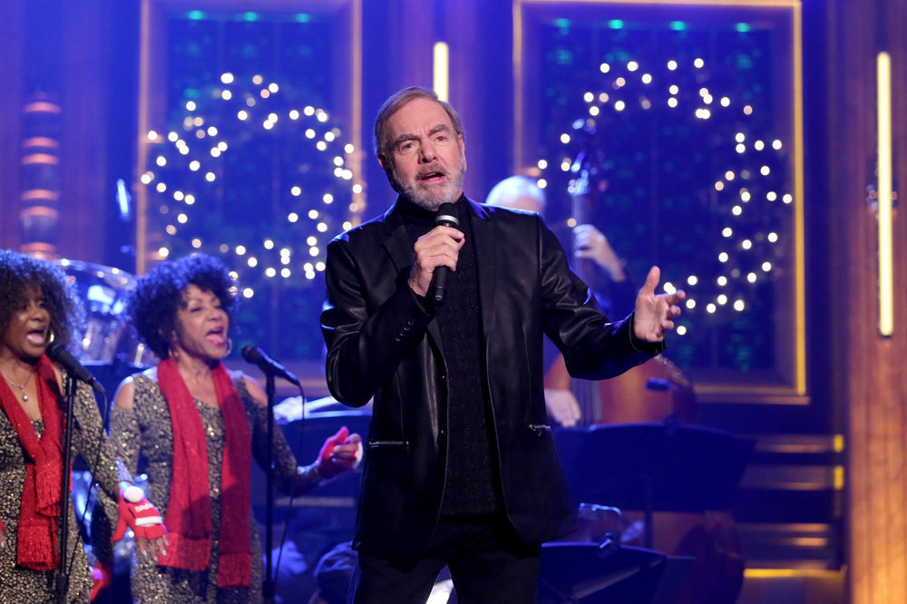 VIDEO Neil Diamond Performs 'The Christmas Medley' on TONIGHT SHOW Video