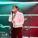 VIDEO: Niall Horan Performs New Single 'Slow Hands' on TONIGHT Video