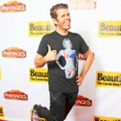 Photo Flash: Red Carpet Arrivals at BEAUTIFUL: THE CAROLE KING MUSICAL in Los Angeles Video