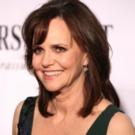 Sally Field, Stephen King and More Receive 2014 National Medal of Arts Today Video