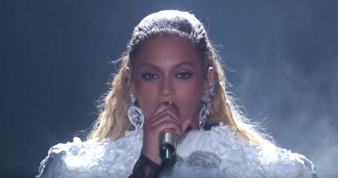 VIDEO: Watch Beyonce's Stunning Performance at Last Night's VMA's! Video