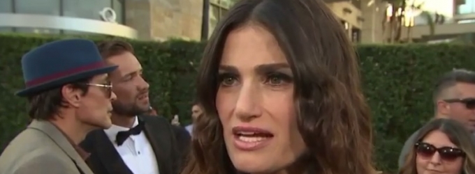 VIDEO: Idina Menzel Explains Special Connection to Latino Fans on 'MUSIC AWARDS' Red… Video
