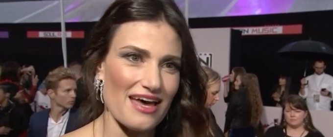 VIDEO: Idina Menzel & More Weigh In on HAMILTON Incident at AMA's Video