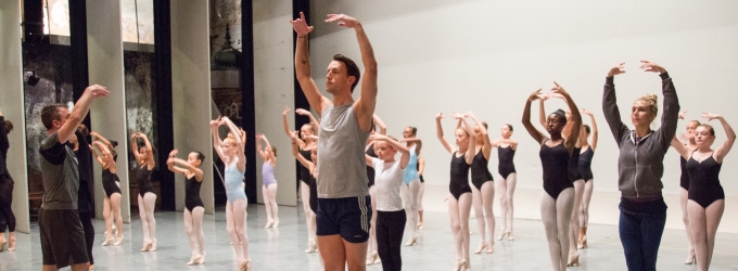 TV Exclusive: Ballet Students Leap to The Palace Stage with the Cast of AN AMERICAN… Video