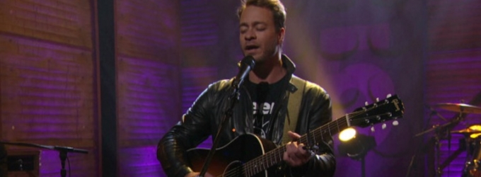 VIDEO: Amos Lee Performs New Song 'Walls' on CONAN Video
