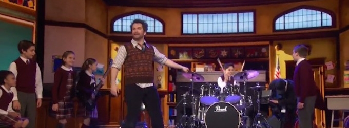 VIDEO: Alex Brightman & SCHOOL OF ROCK Cast Perform 'You're In the Band' on TONY… Video
