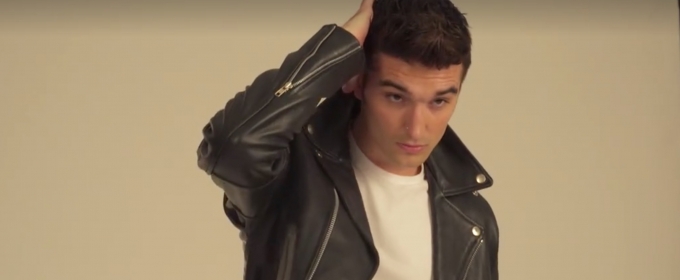 STAGE TUBE: Tom Parker, Danielle Hope & More Pose for GREASE Tour Photo Shoot! Video